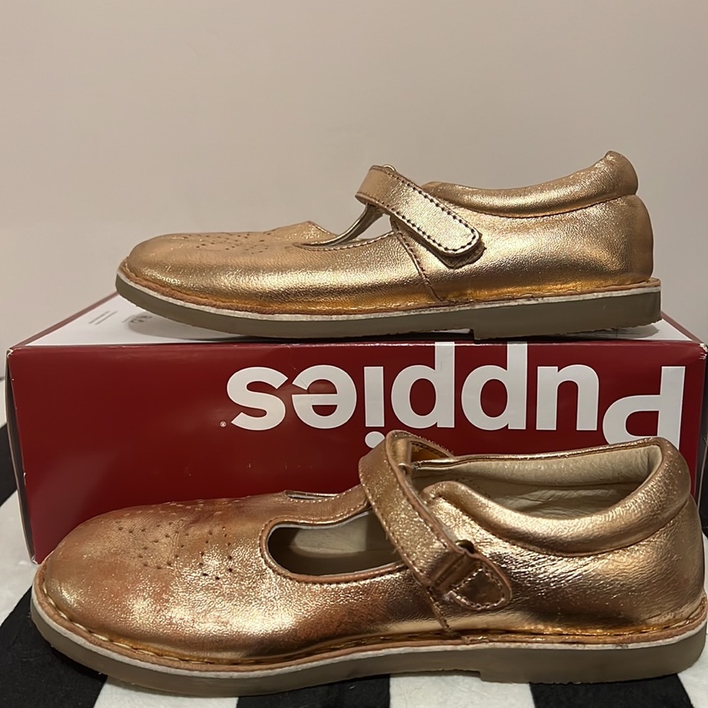 Girl's Mini Boden shoes